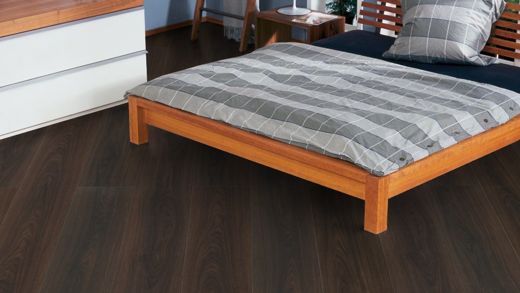 Ламинат Haro Tritty 100 Gran Via 4V дуб дымчатый агатовый 526706 фото в интерьере Ламинат Haro Tritty 100 Gran Via 4V дуб дымчатый агатовый 526706 фото в интерьере